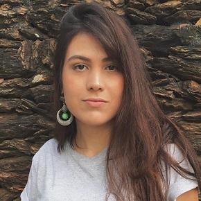 Ana Grazielli Gomes